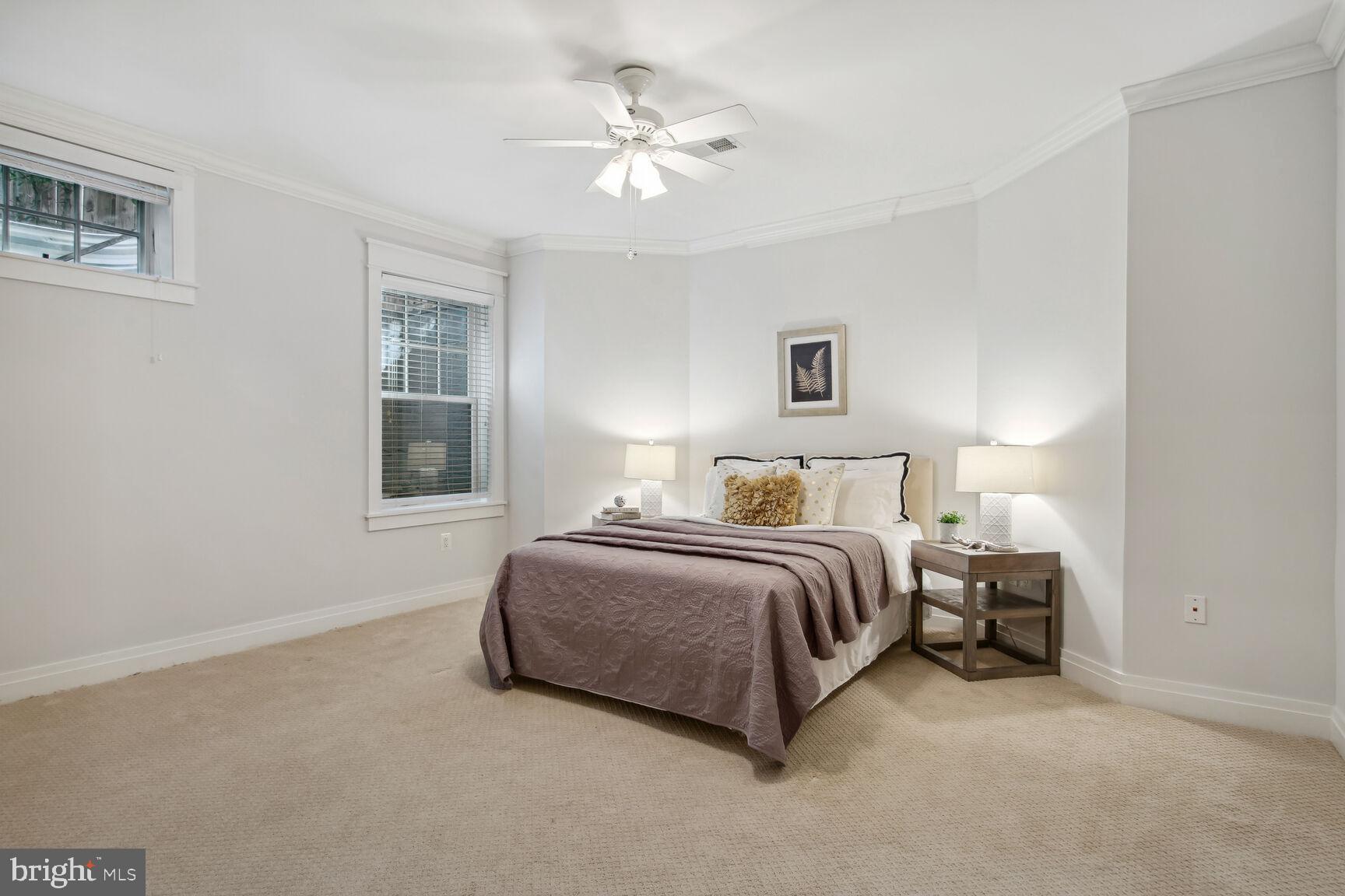 COUNTRY CLUB - Residential