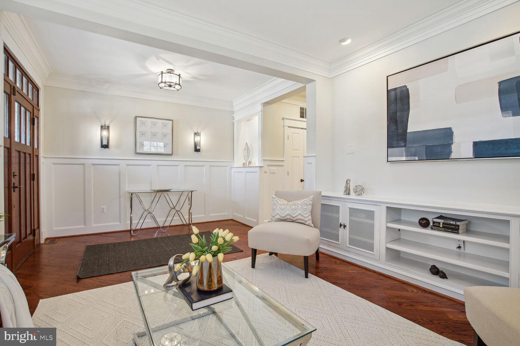 COUNTRY CLUB - Residential