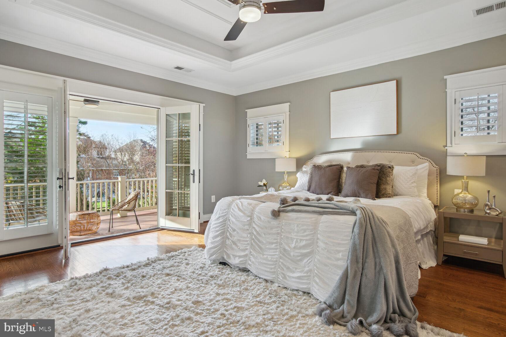 COUNTRY CLUB - Residential