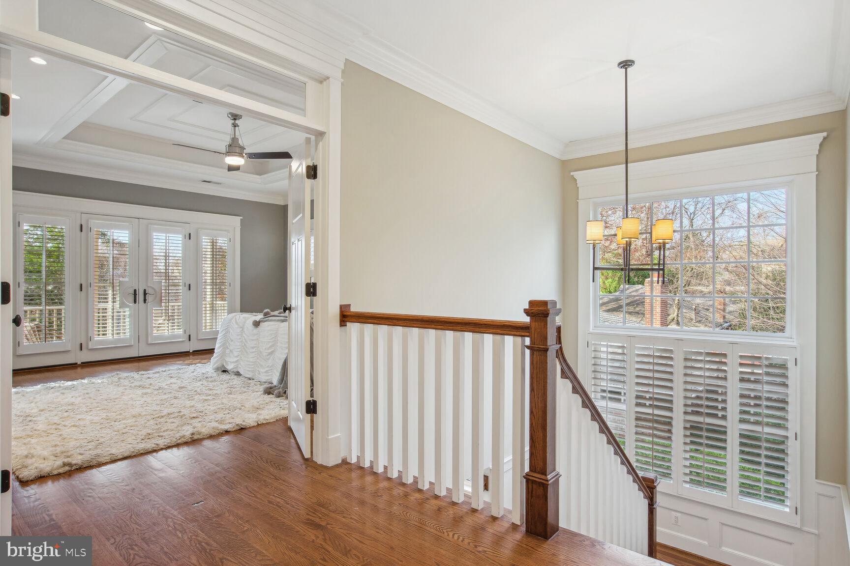 COUNTRY CLUB - Residential