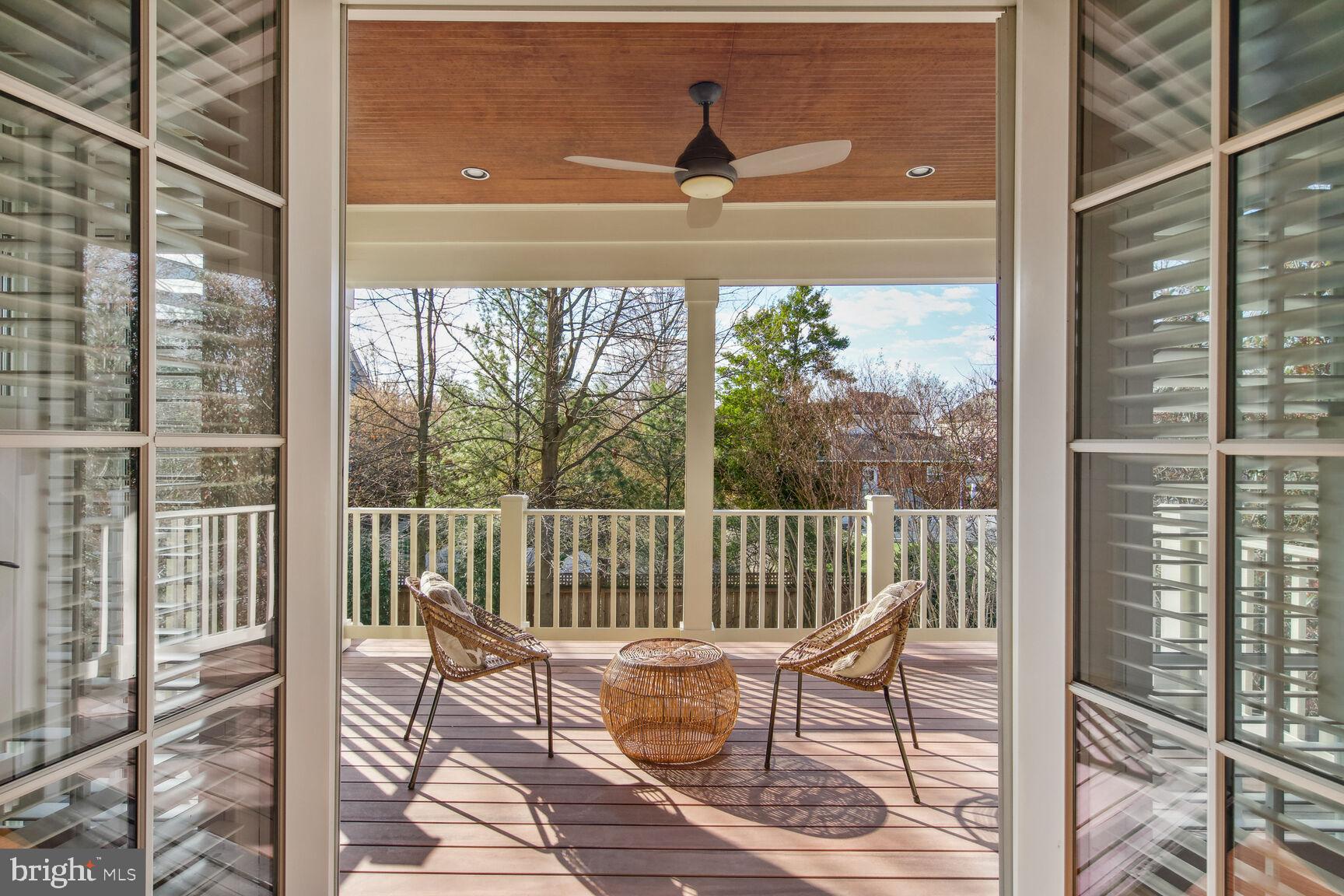 COUNTRY CLUB - Residential