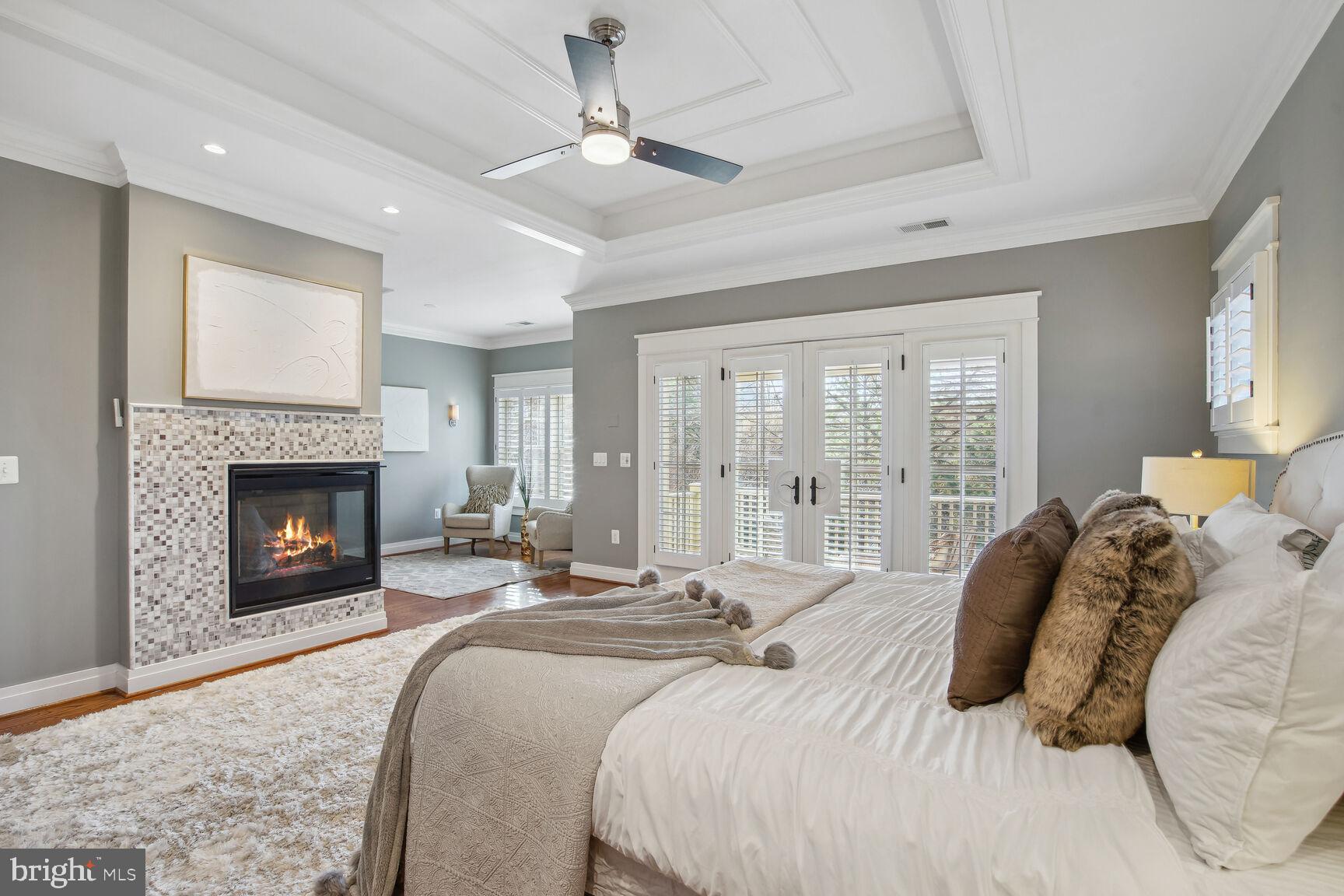 COUNTRY CLUB - Residential