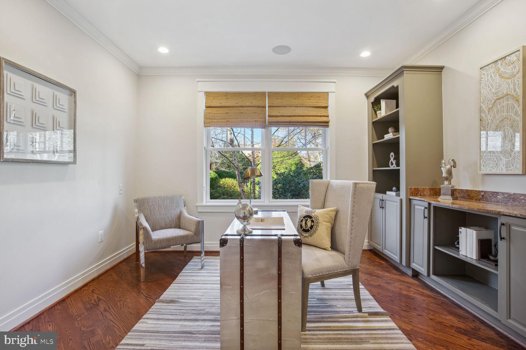 COUNTRY CLUB - Residential