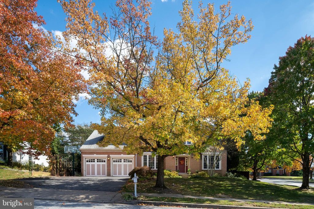 Photo of 1 Trotting Horse Court, CATONSVILLE, MD 21228 (MLS # MDBC2144276)