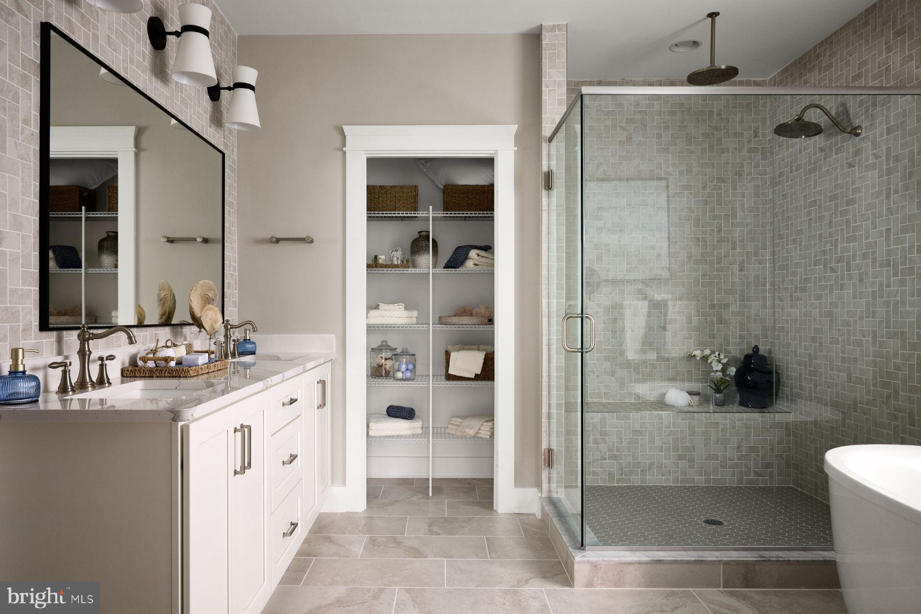 EAST GATE - Residential