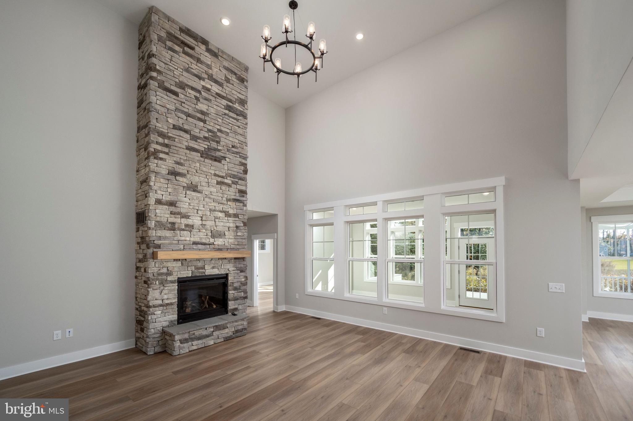 EAST GATE - Residential