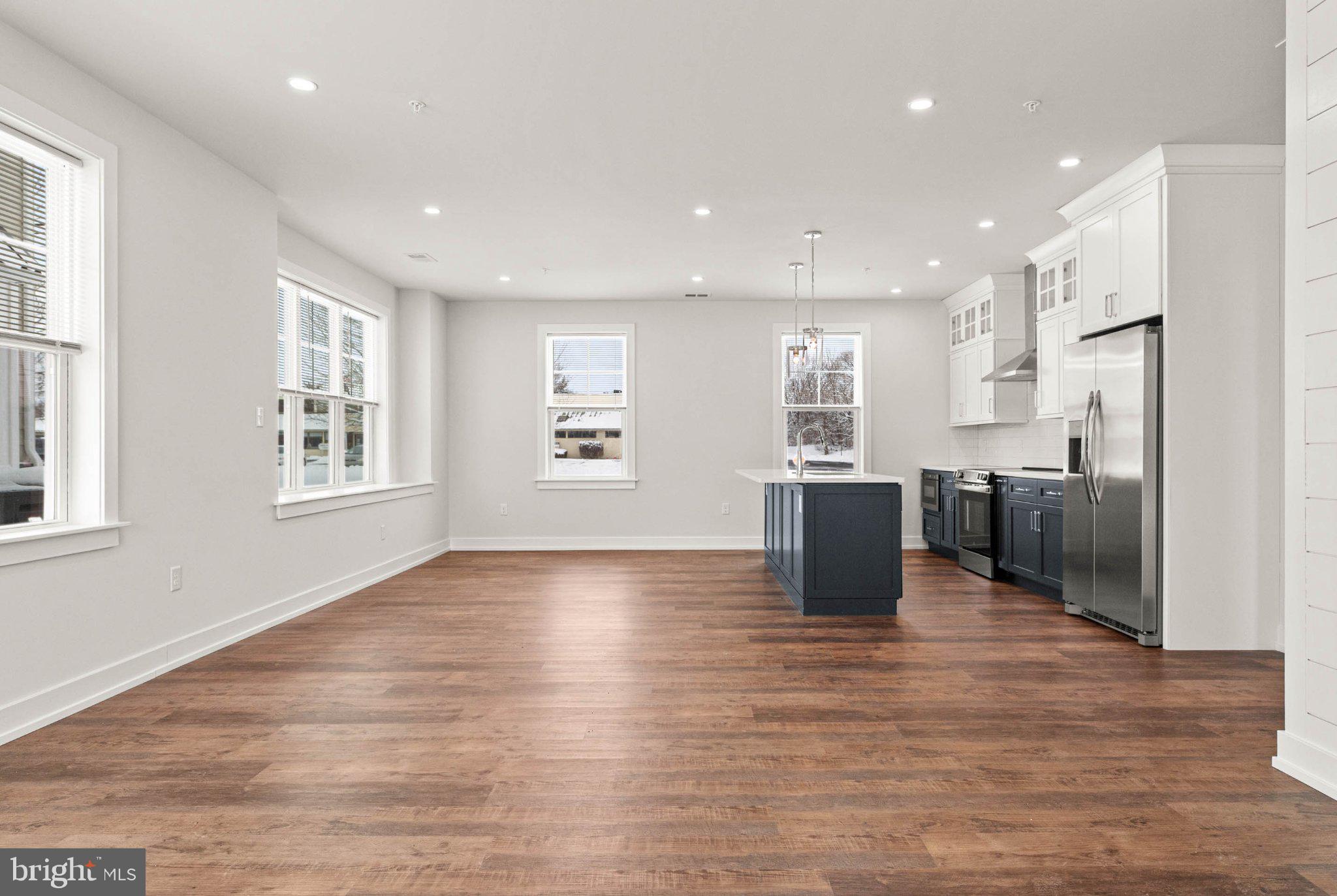 417 ISABELLE COURT 201