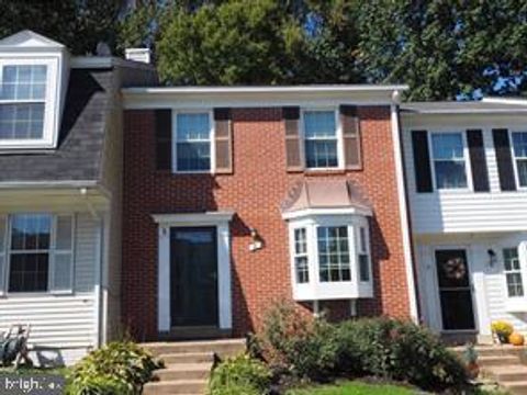 8 ASBURY WAY STERLING VA 20165