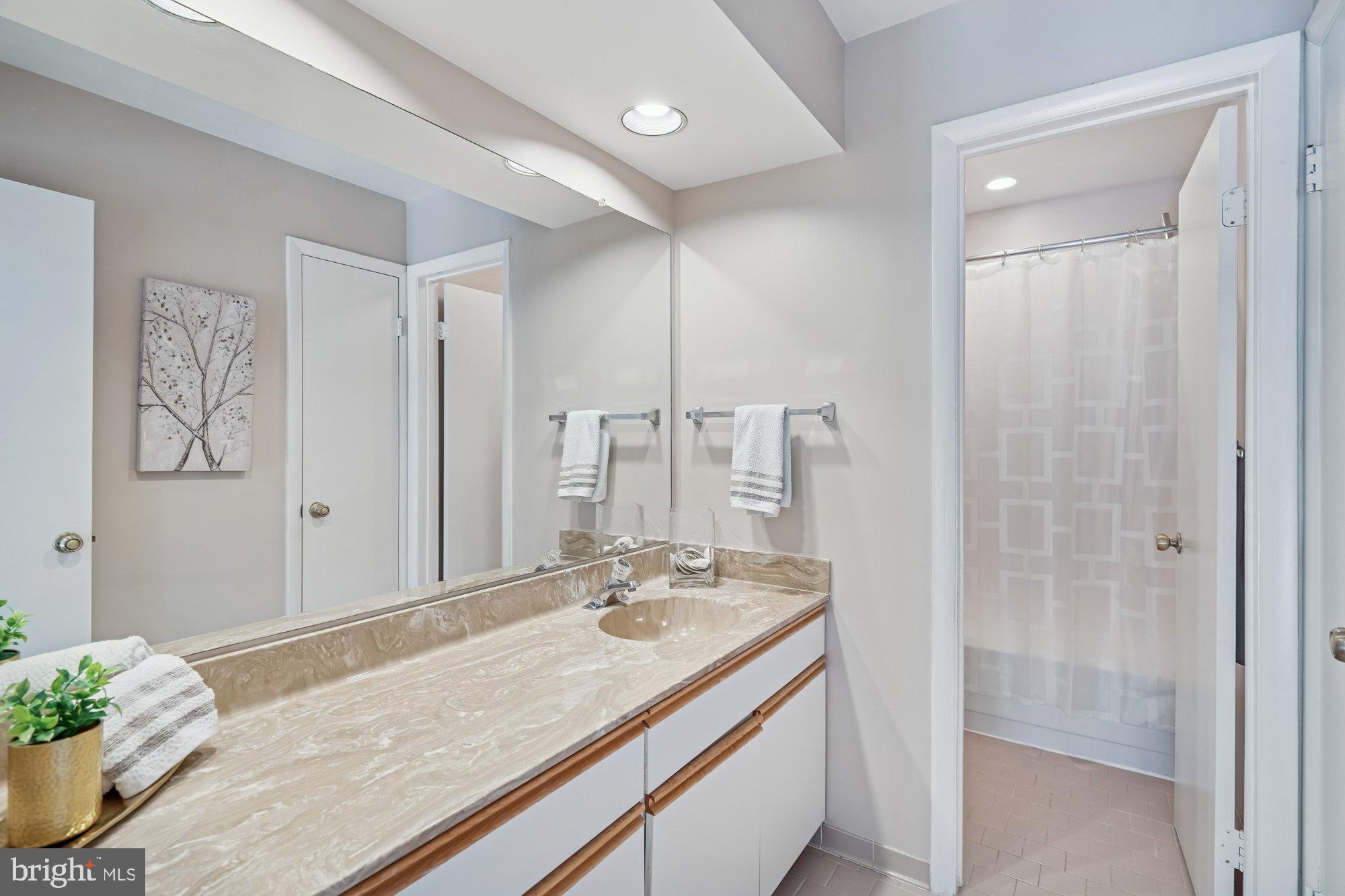 VILLAGE OF LONG REACH - Residential