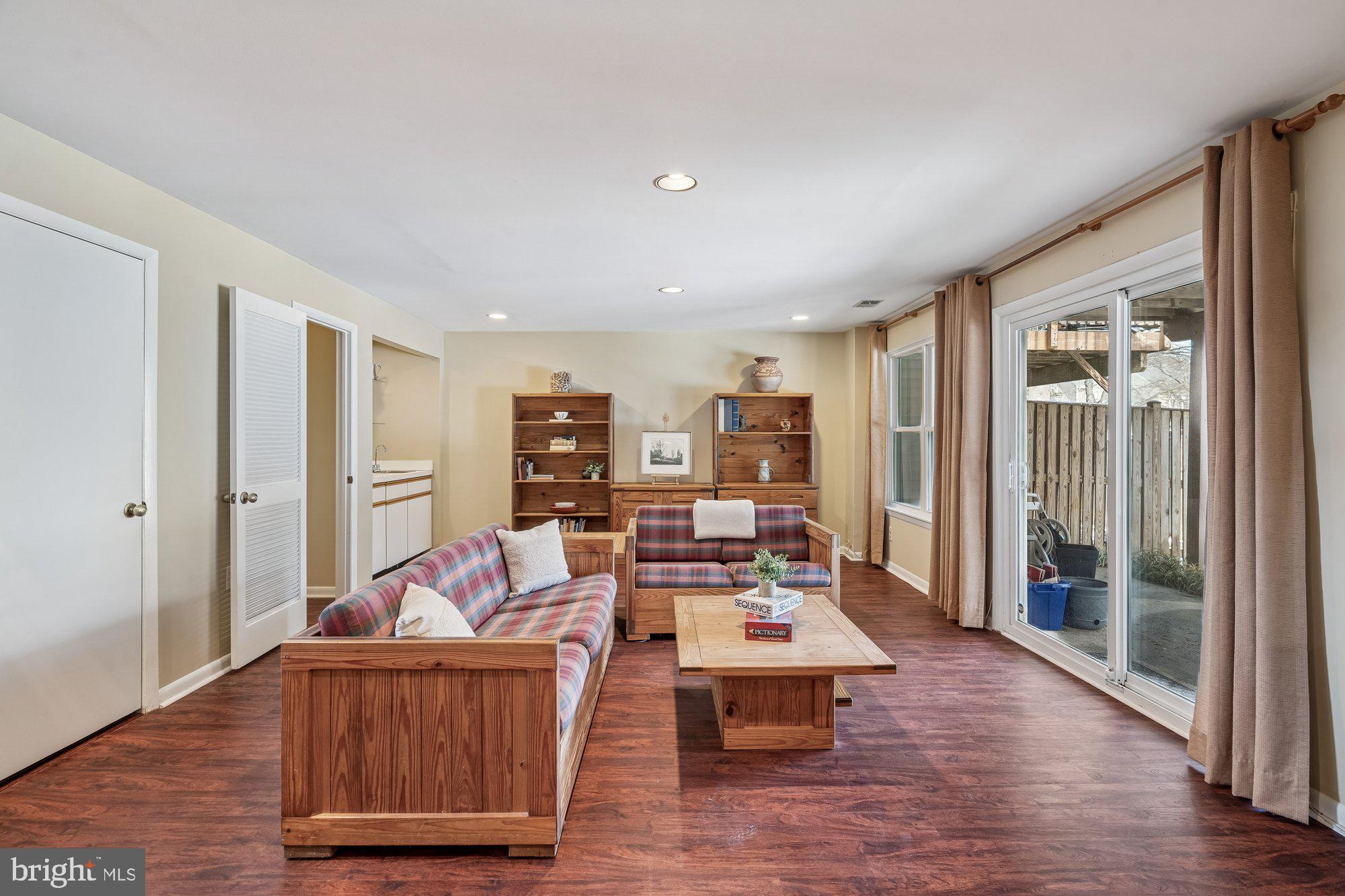 VILLAGE OF LONG REACH - Residential