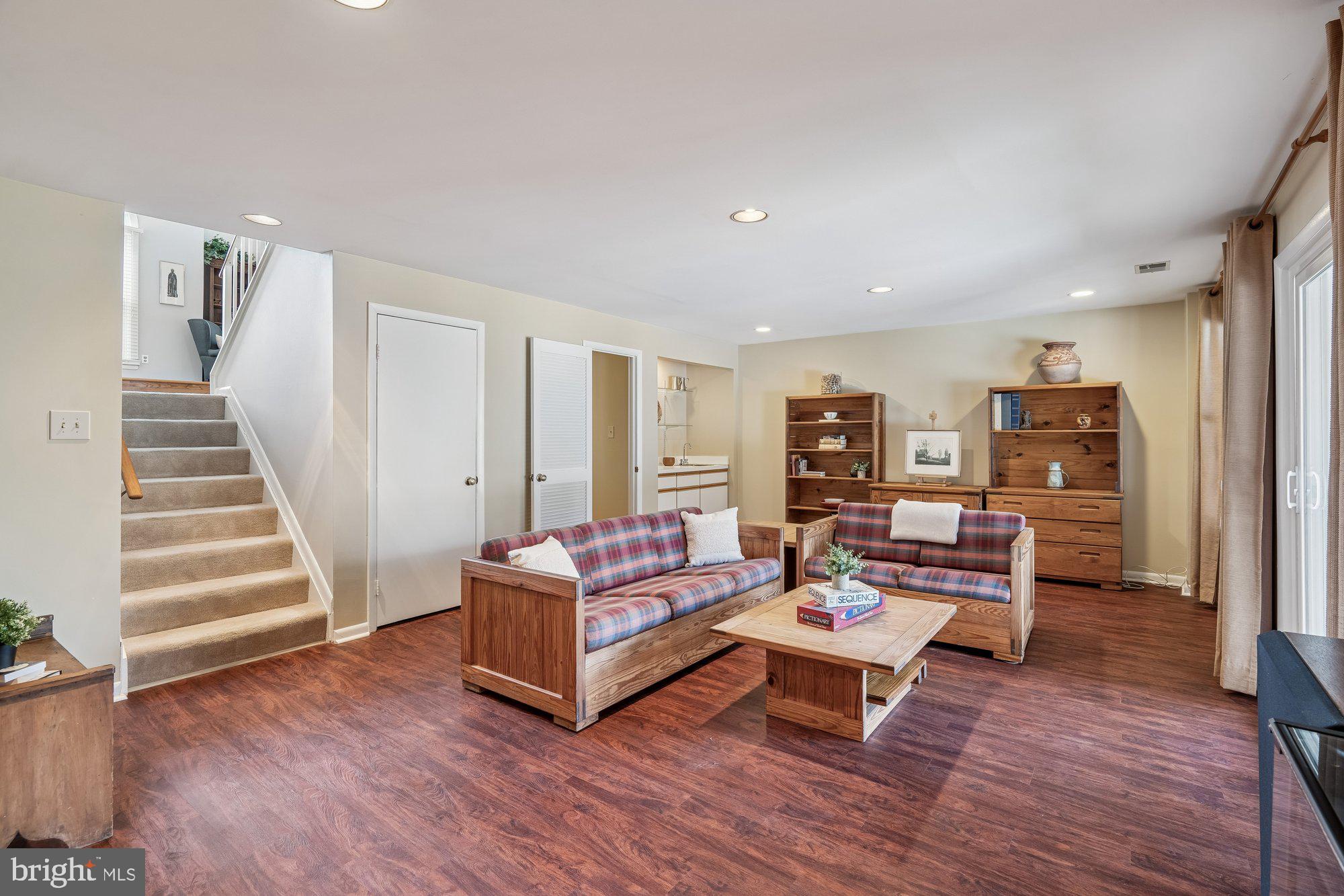 VILLAGE OF LONG REACH - Residential