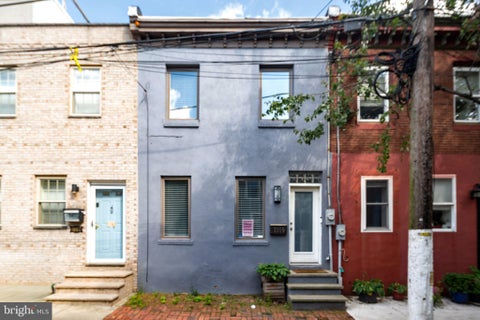 Townhouse For Sale - 1009 S Chadwick Street<br/> PHILADELPHIA, PA 19146