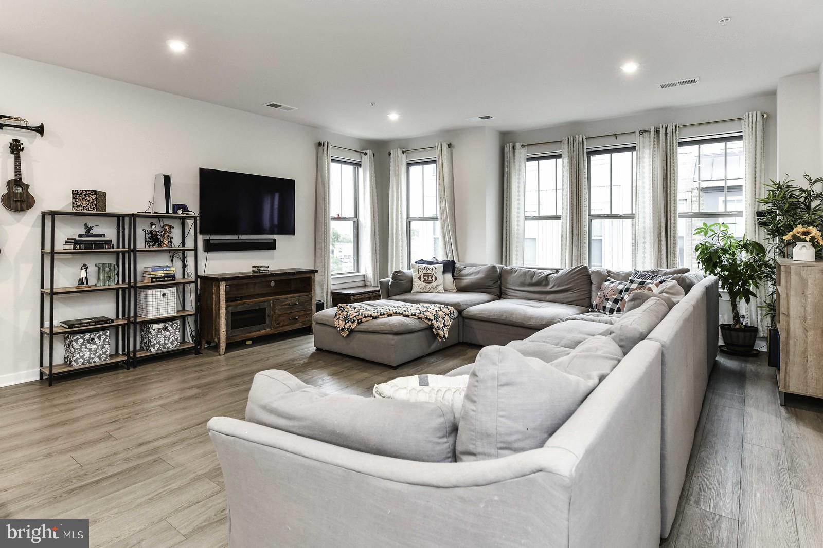 MANASSAS PARK - Residential