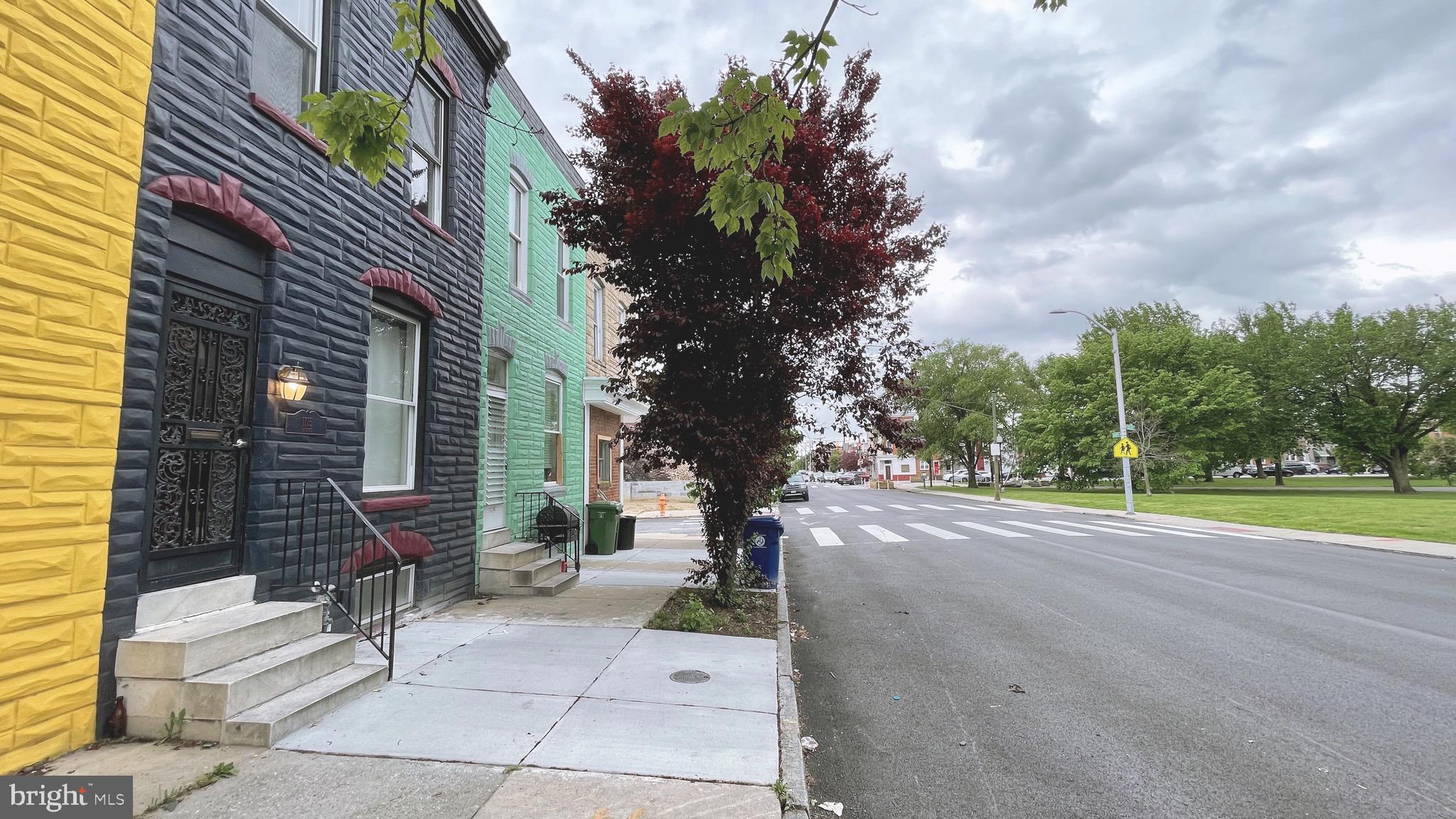 Welcome to 1115 Bayard Street—a spacious and light-filled 3-bedroom, 1.5-bath park front townhome in the heart of Baltimore’s vibrant Pigtown neighborhood. With the tenants currently in the process of moving out, this property is nearly ready for its next owner or investor.
Enjoy peace of mind with a new roof installed in 2023. Updated flooring throughout. Whether you're looking to add to your rental portfolio or settle into a well-maintained home close to stadiums, shops, and commuter routes—this property is a great find.