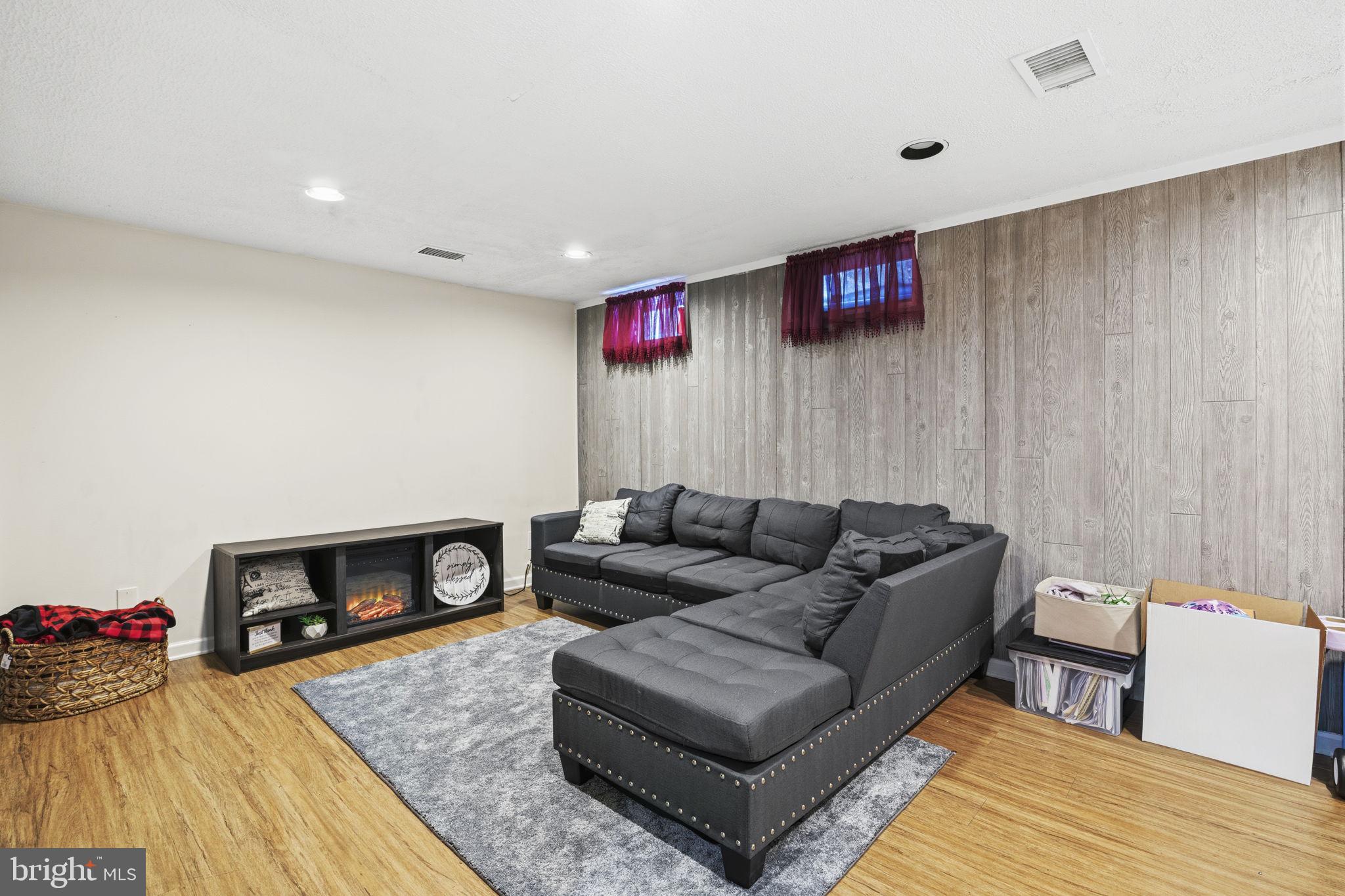 RIDGELY CHOICE - Residential