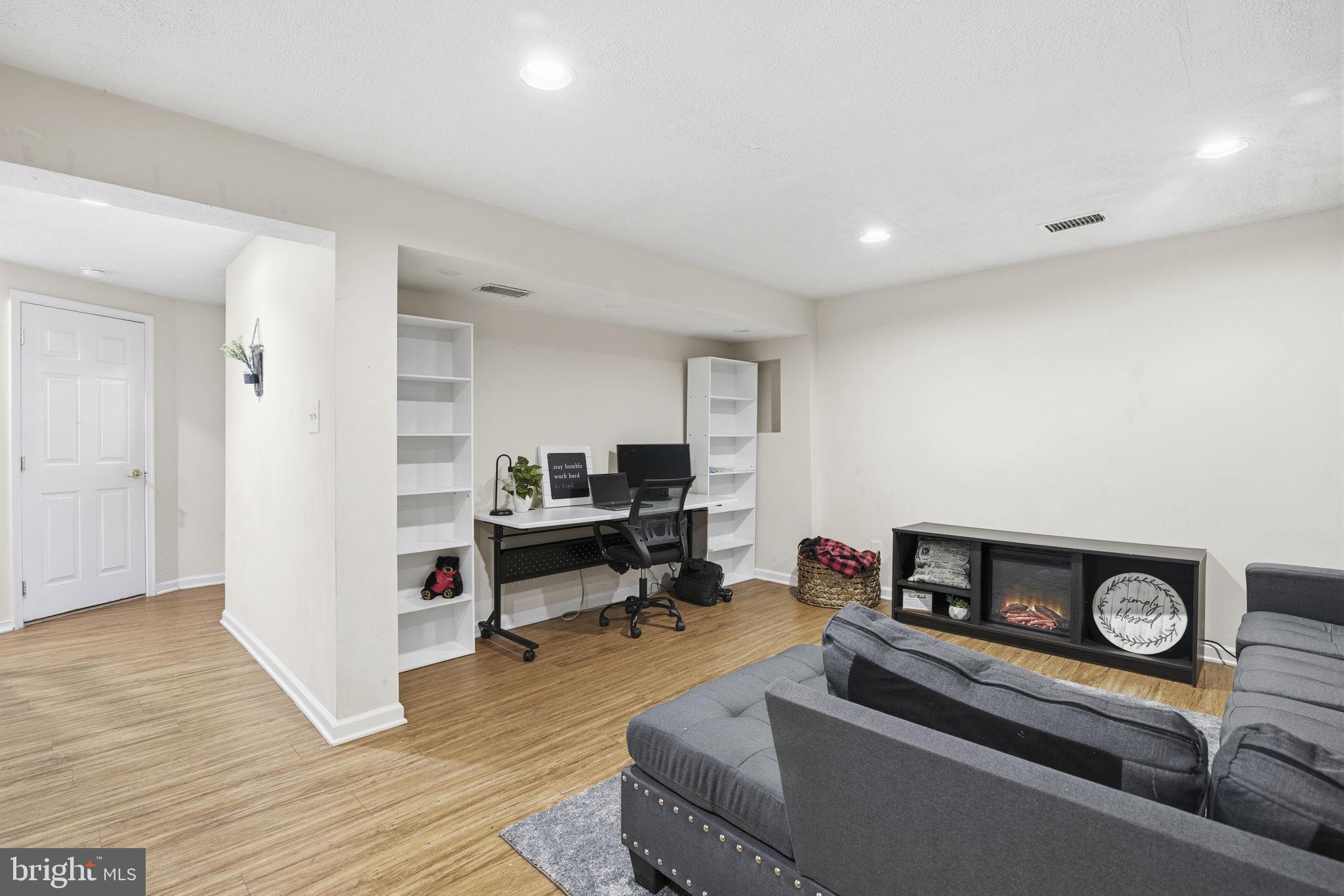 RIDGELY CHOICE - Residential