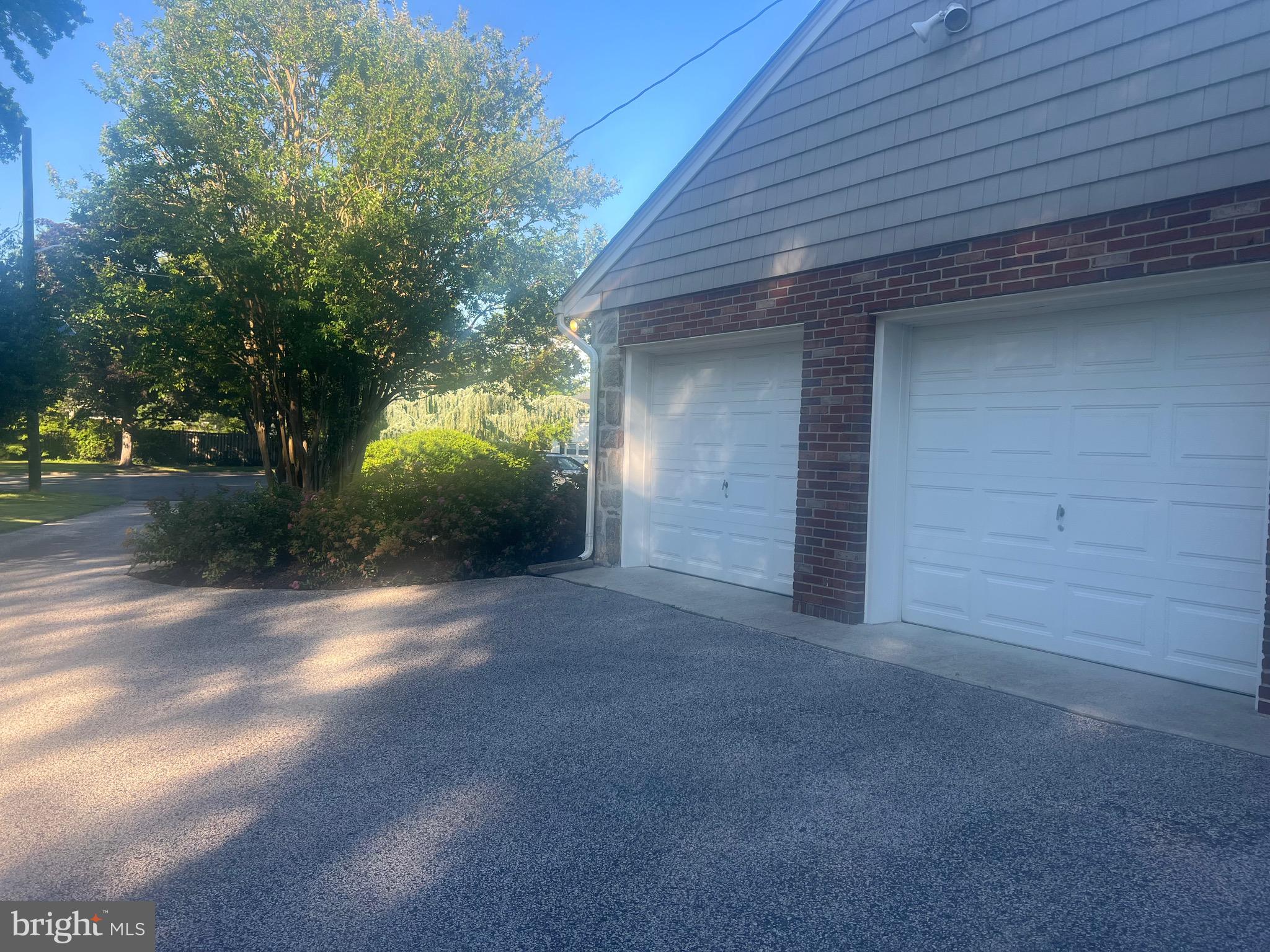 3 LAUREL COURT