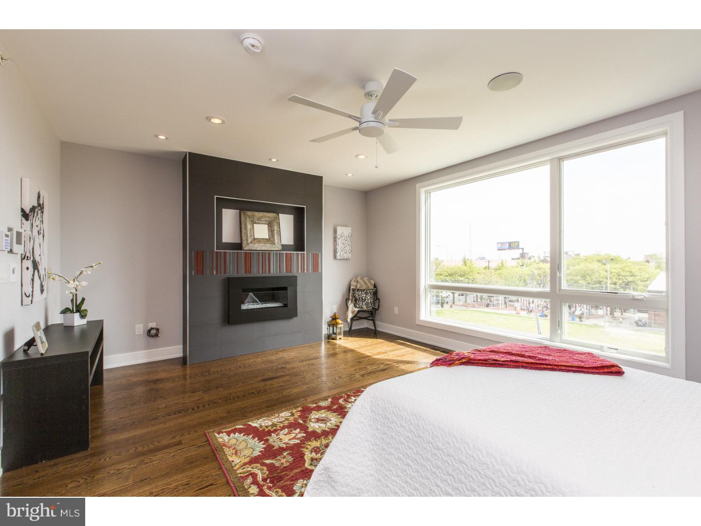QUEEN VILLAGE - Residential