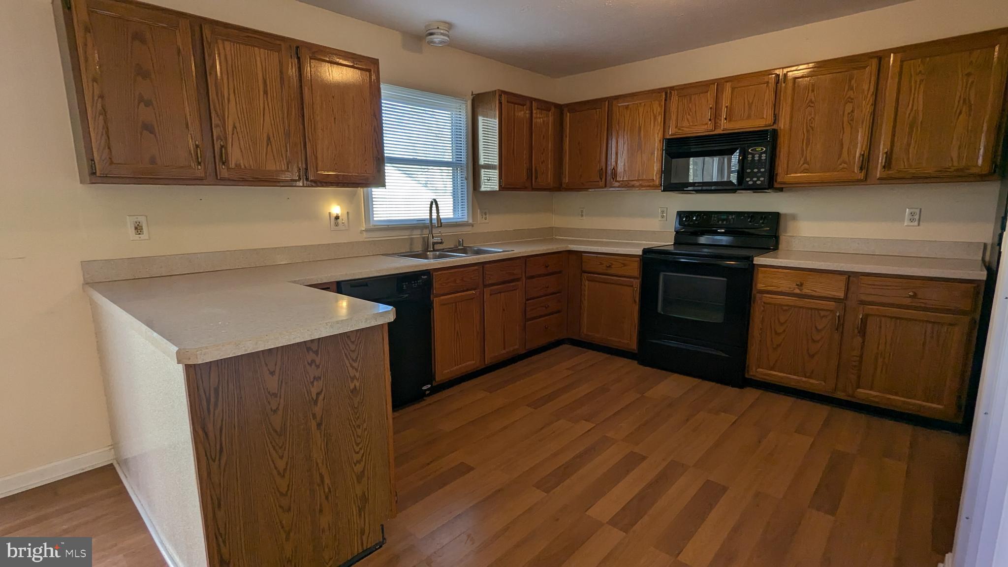 GREENBRIAR VILLAGE - Residential Lease