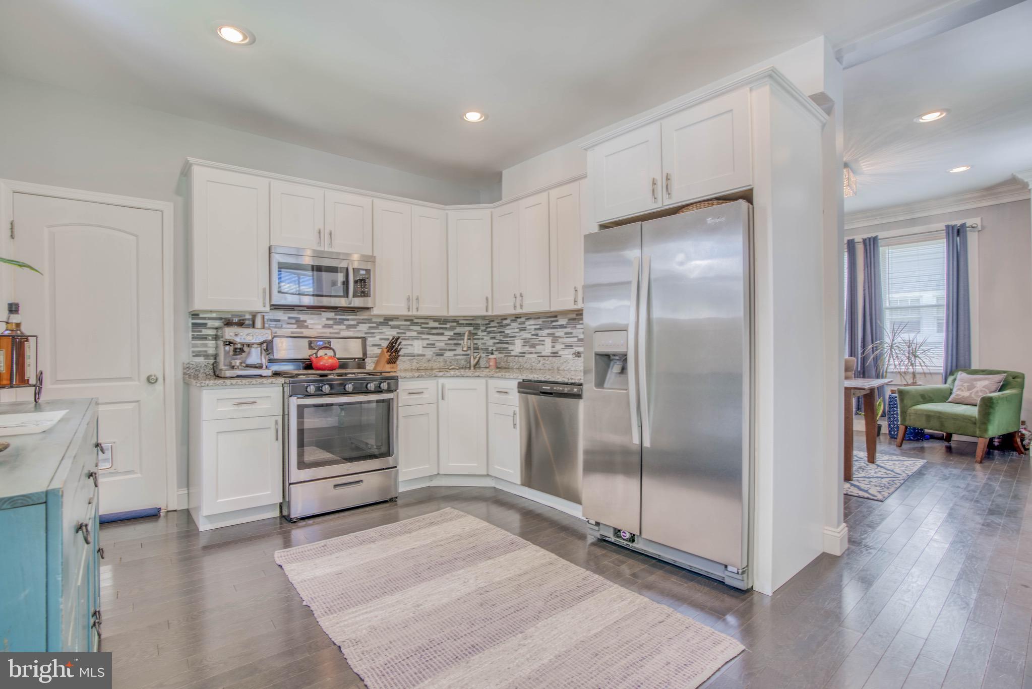 LAKE WALKER - Residential