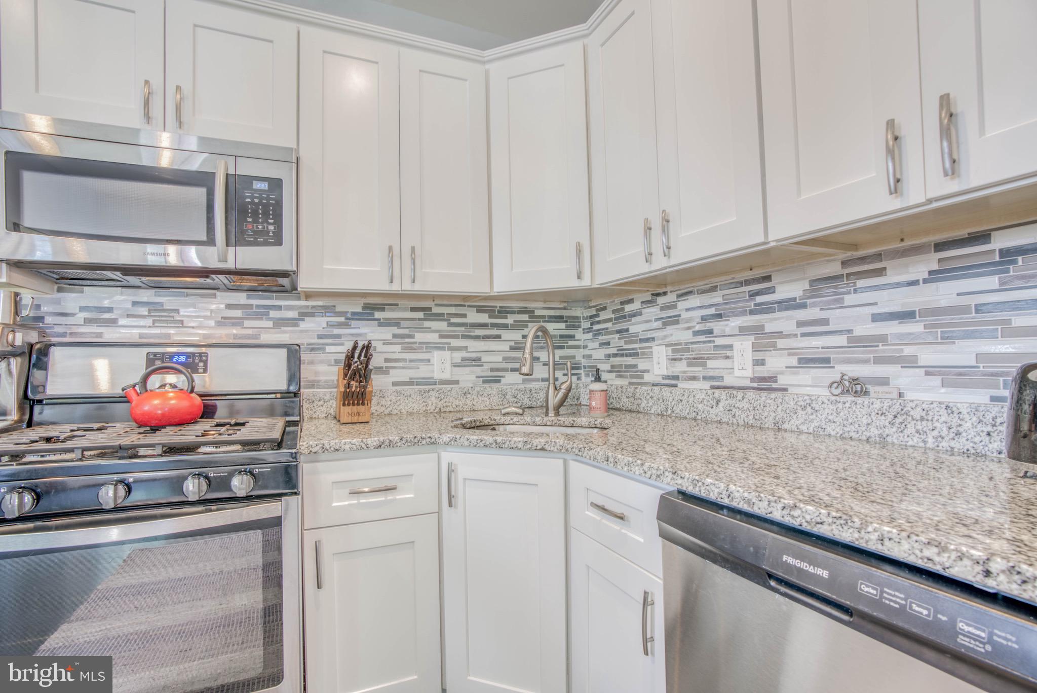 LAKE WALKER - Residential