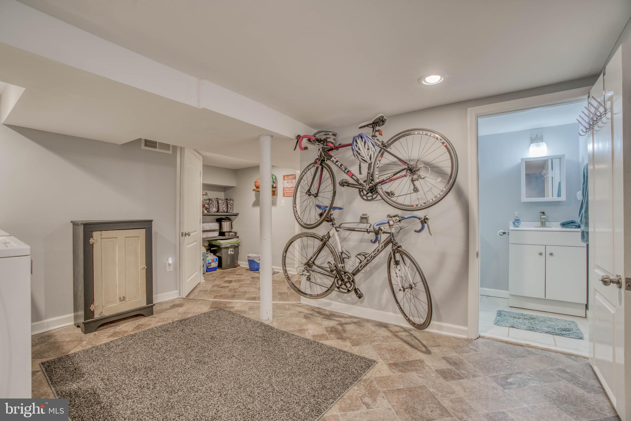 LAKE WALKER - Residential