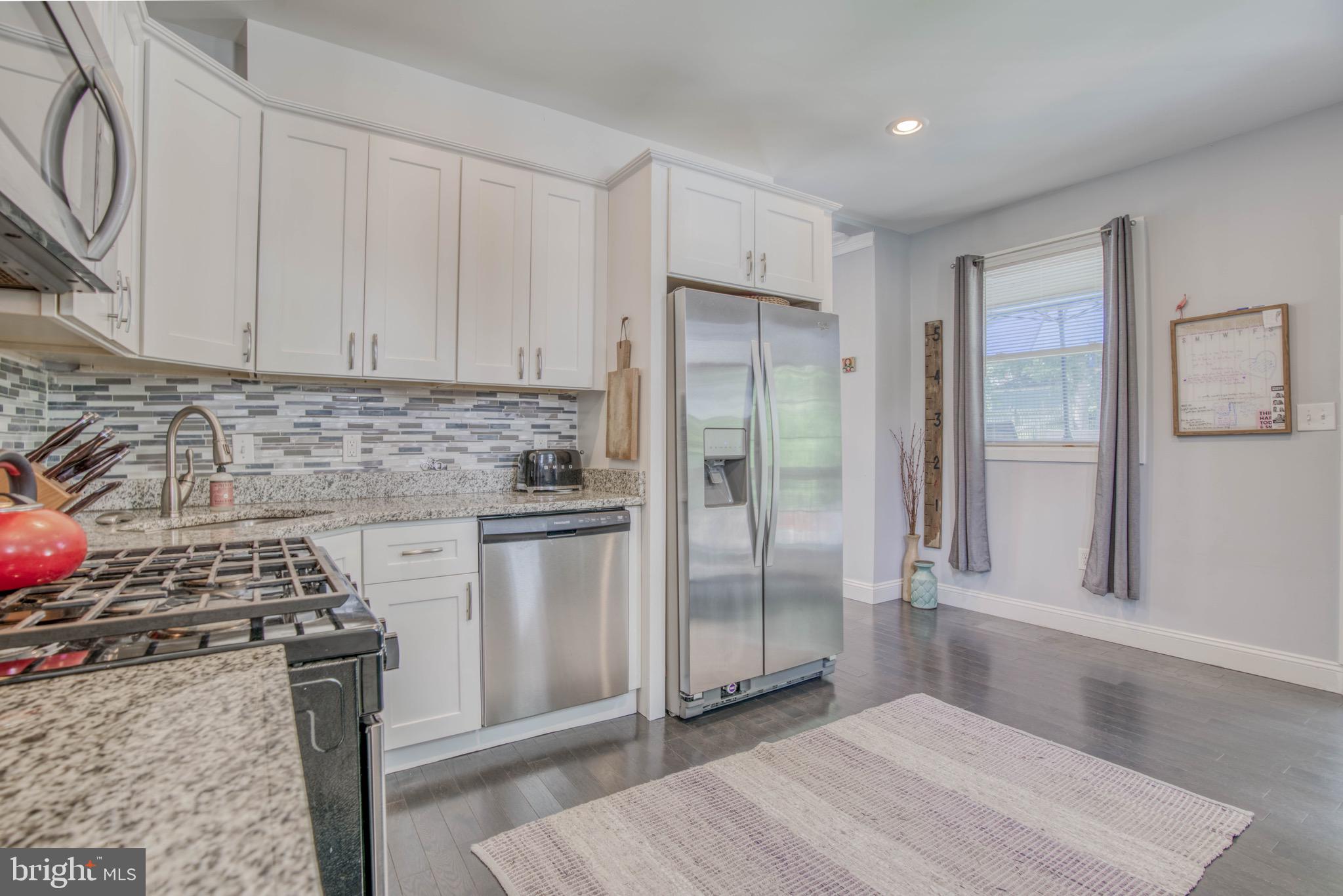 LAKE WALKER - Residential