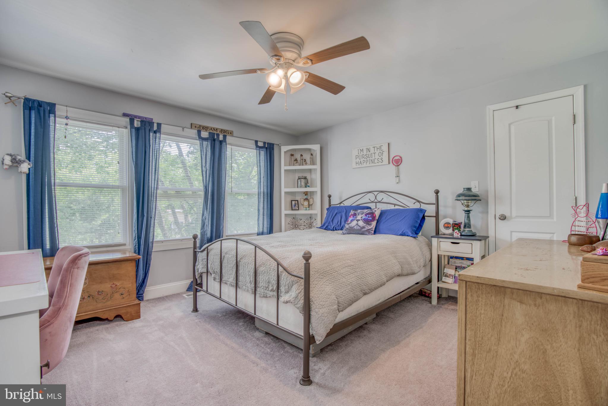 LAKE WALKER - Residential