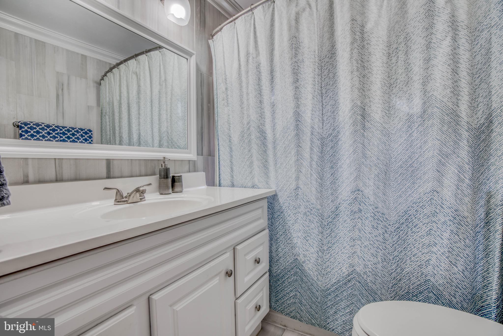 LAKE WALKER - Residential