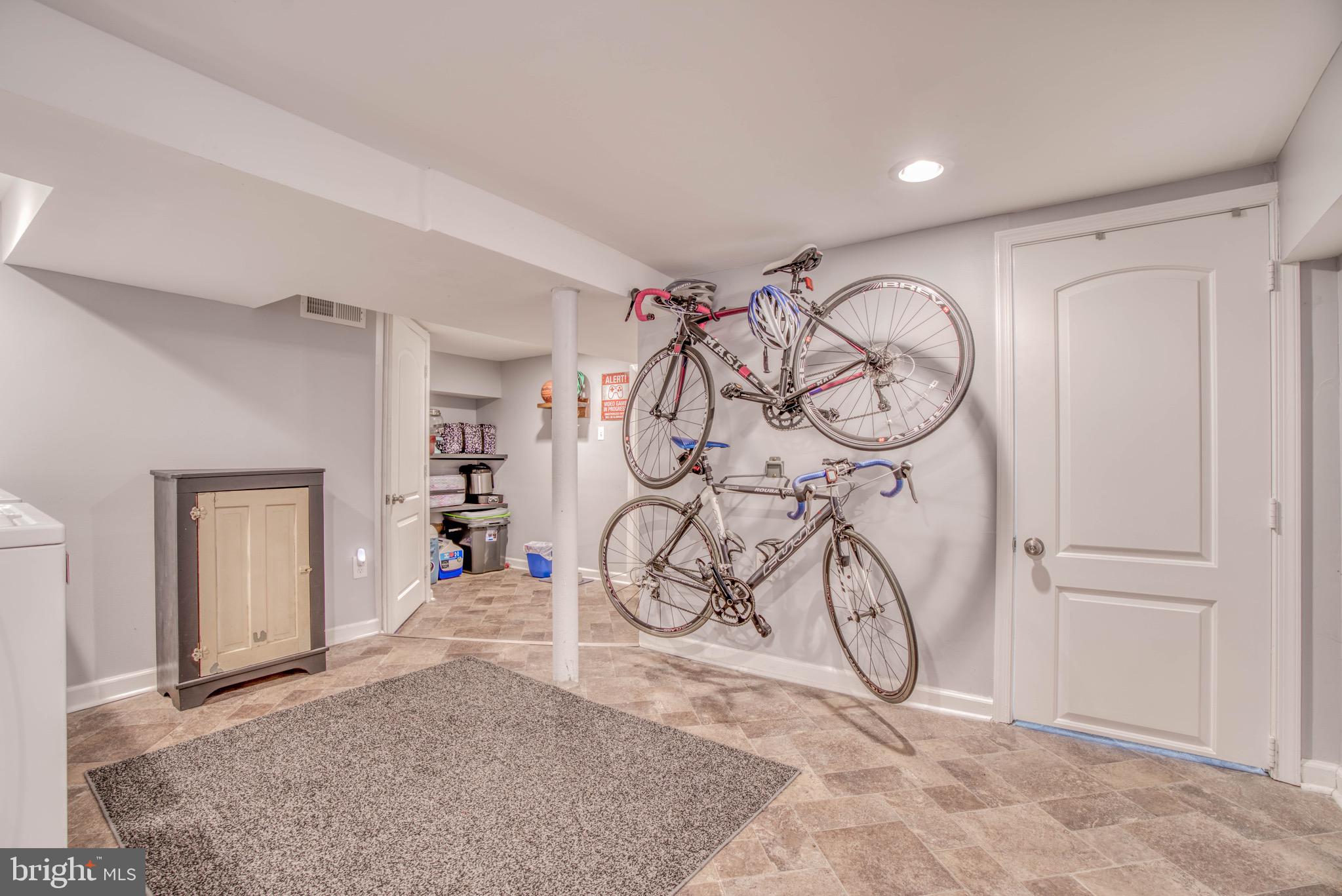 LAKE WALKER - Residential