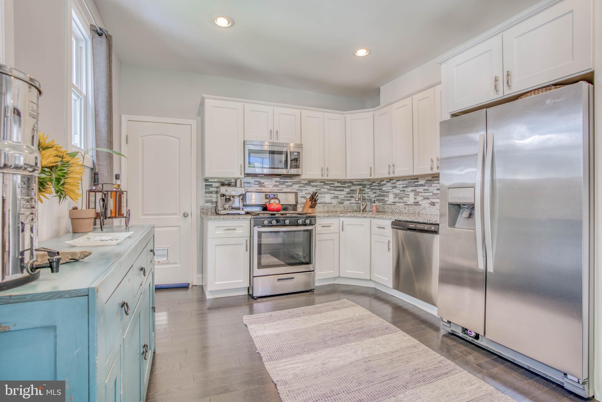 LAKE WALKER - Residential