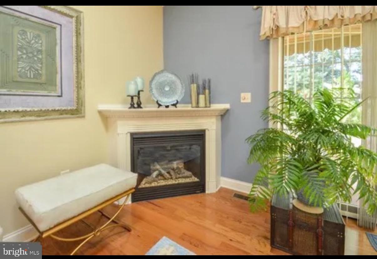 STRATTON CHASE - Residential