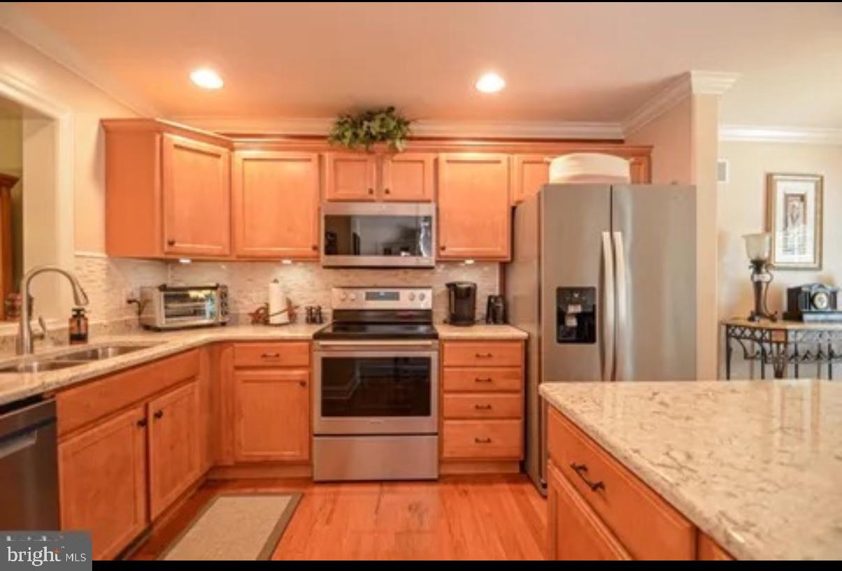 STRATTON CHASE - Residential