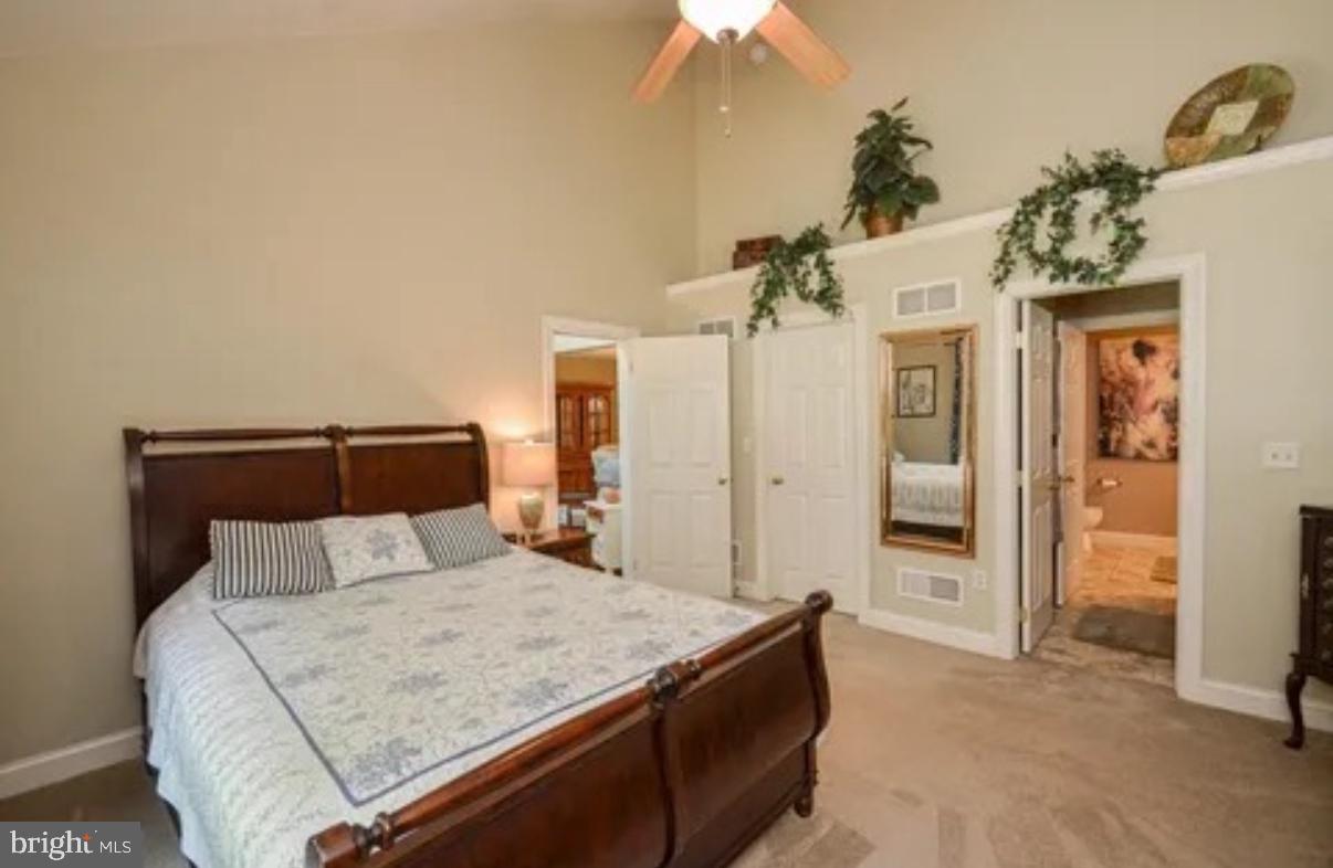 STRATTON CHASE - Residential