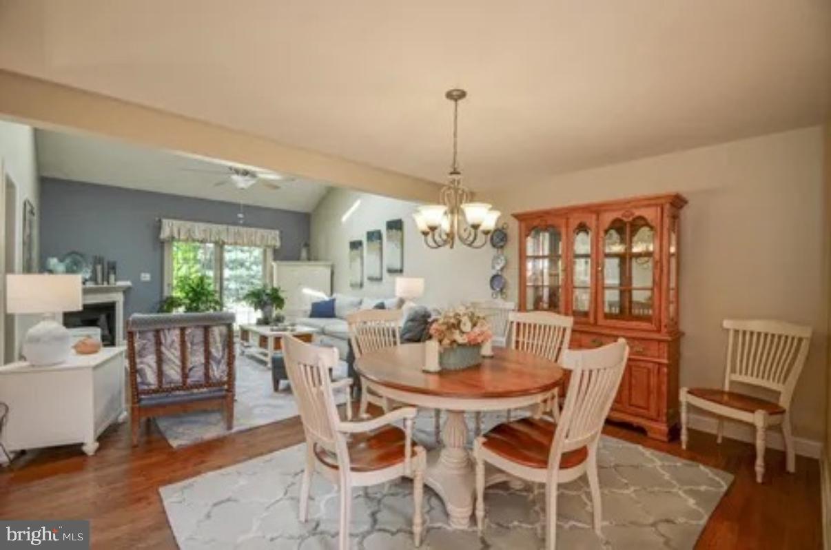 STRATTON CHASE - Residential