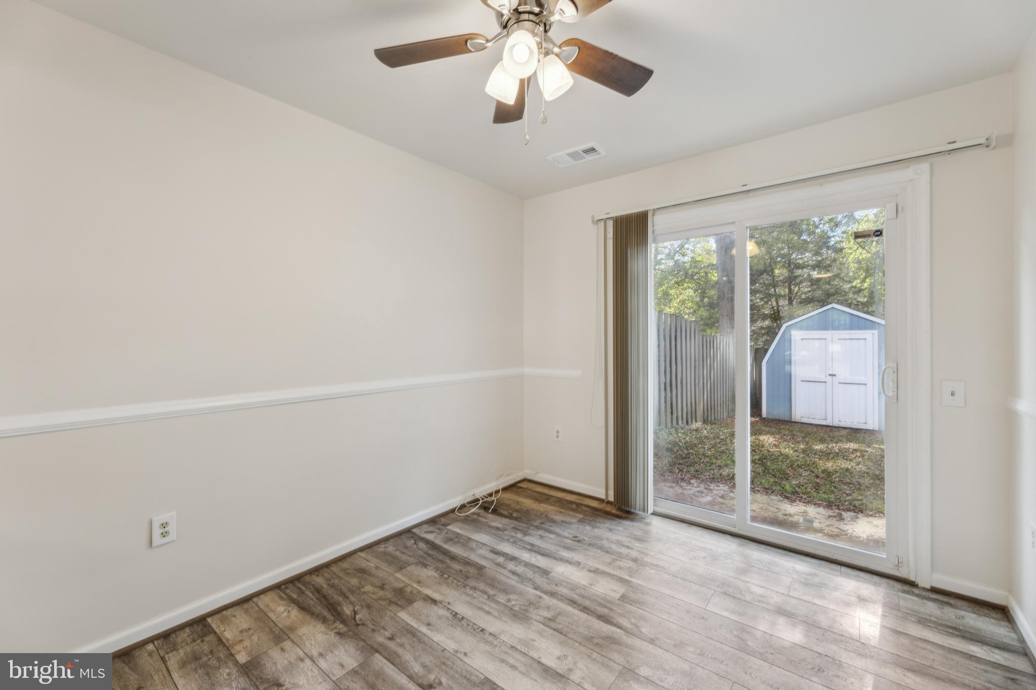 WAKEFIELD SQUARE - Residential