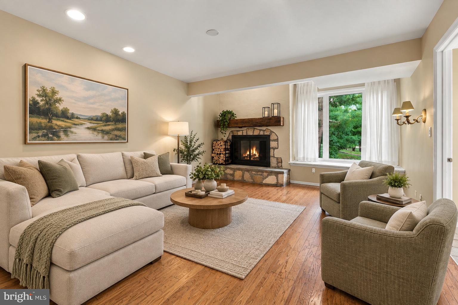 150 W KENILWORTH CIRCLE W