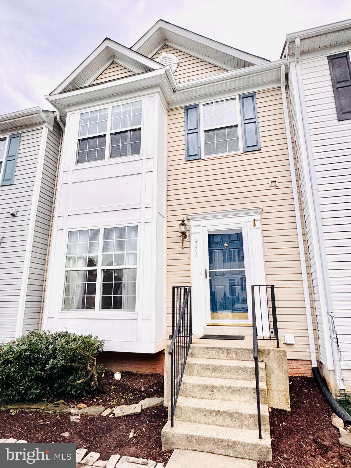 371 SNYDER LANE