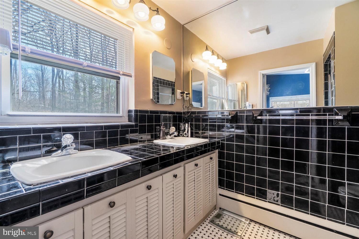 CAVES PARK - Residential