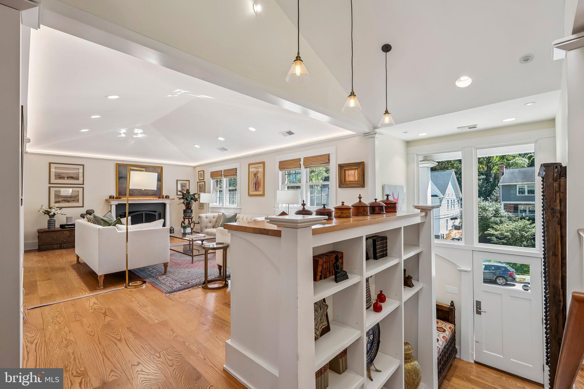 RIVERCREST - Residential