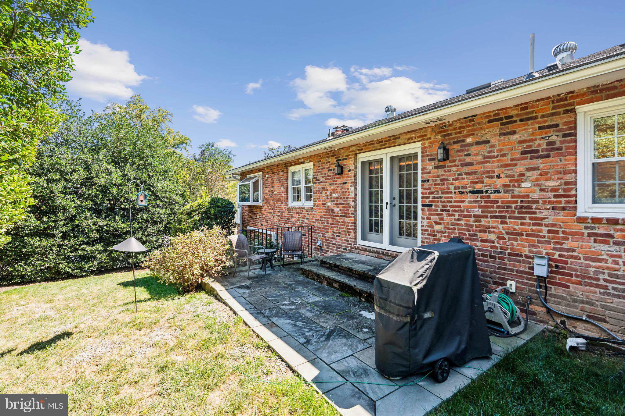 RIVERCREST - Residential