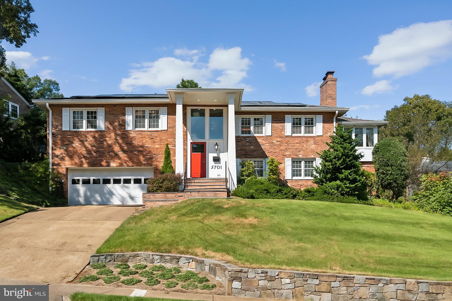 RIVERCREST - Residential