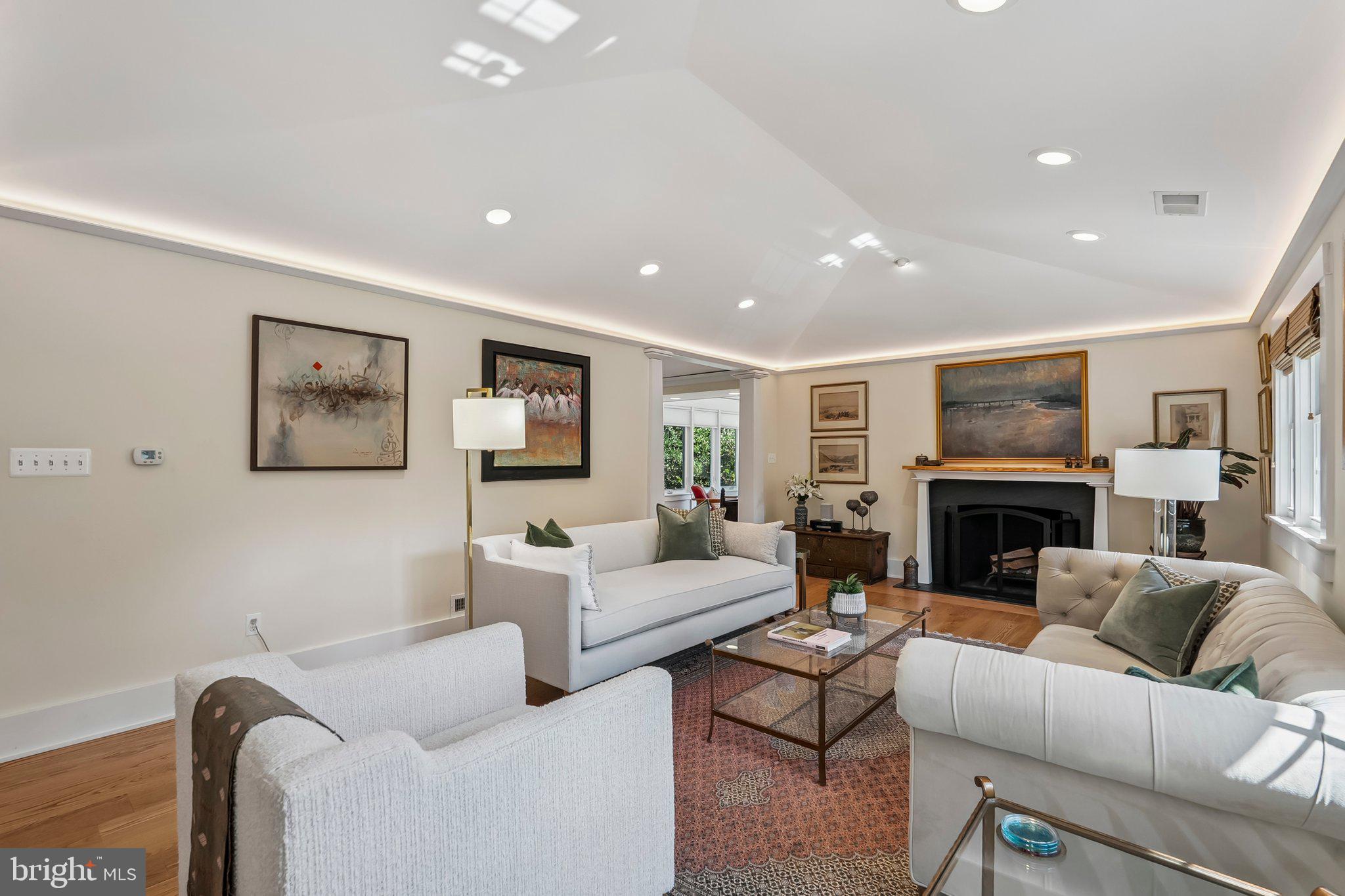 RIVERCREST - Residential