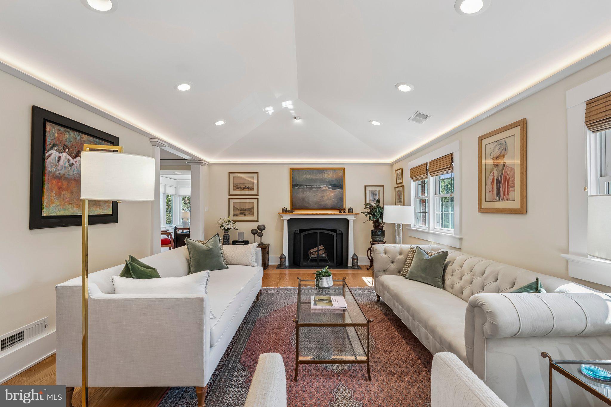 RIVERCREST - Residential