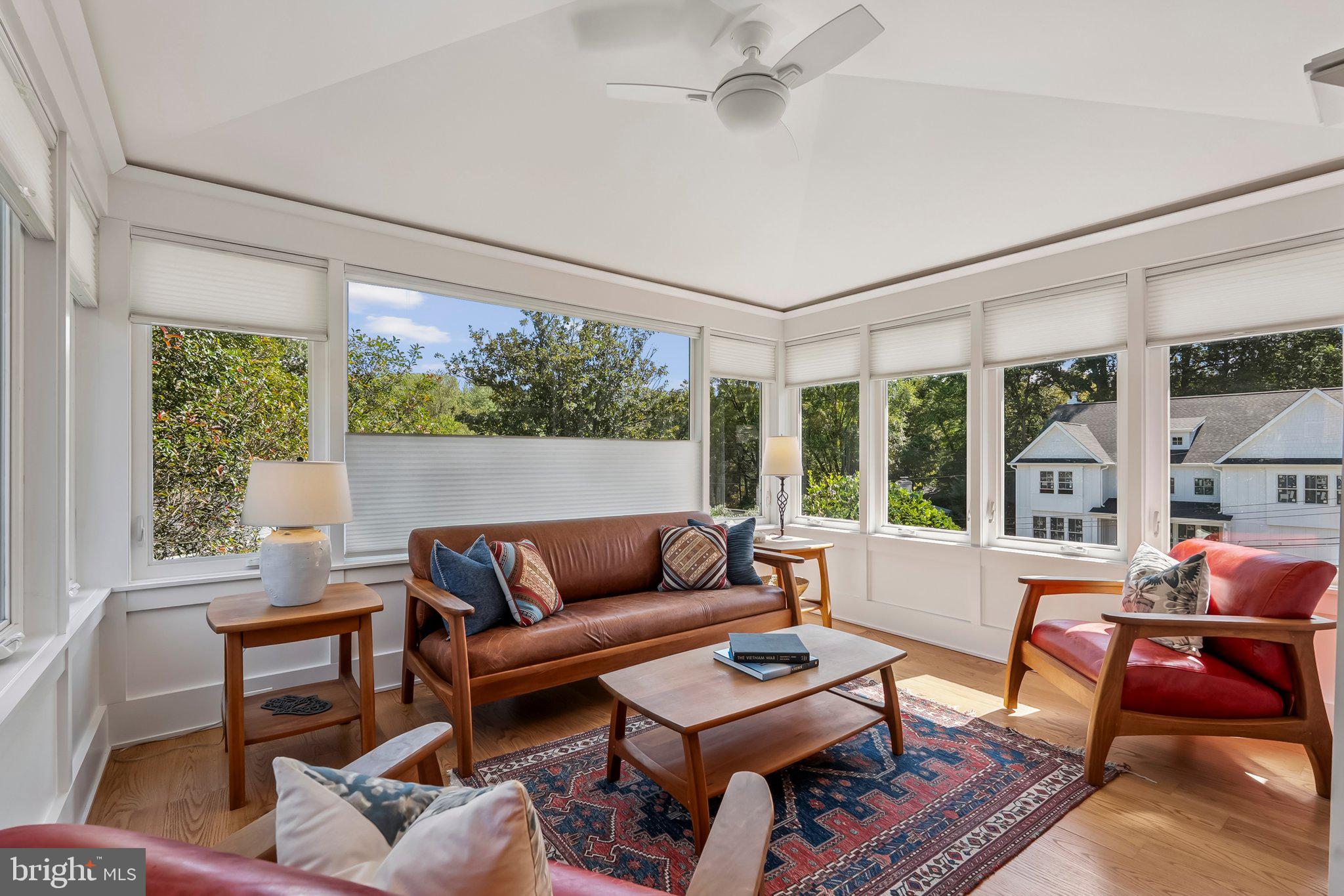 RIVERCREST - Residential