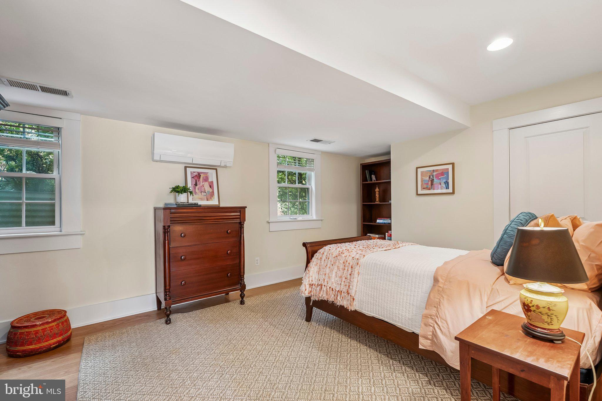 RIVERCREST - Residential