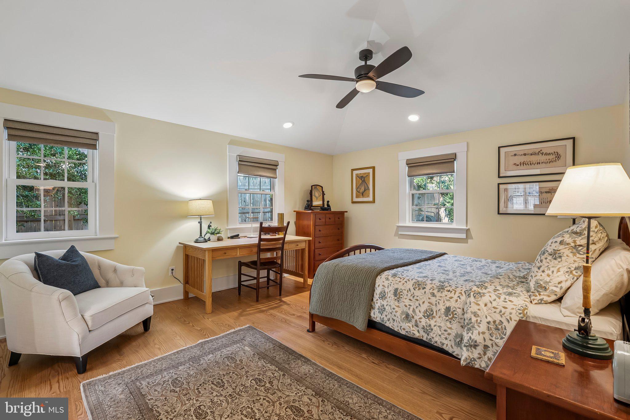 RIVERCREST - Residential