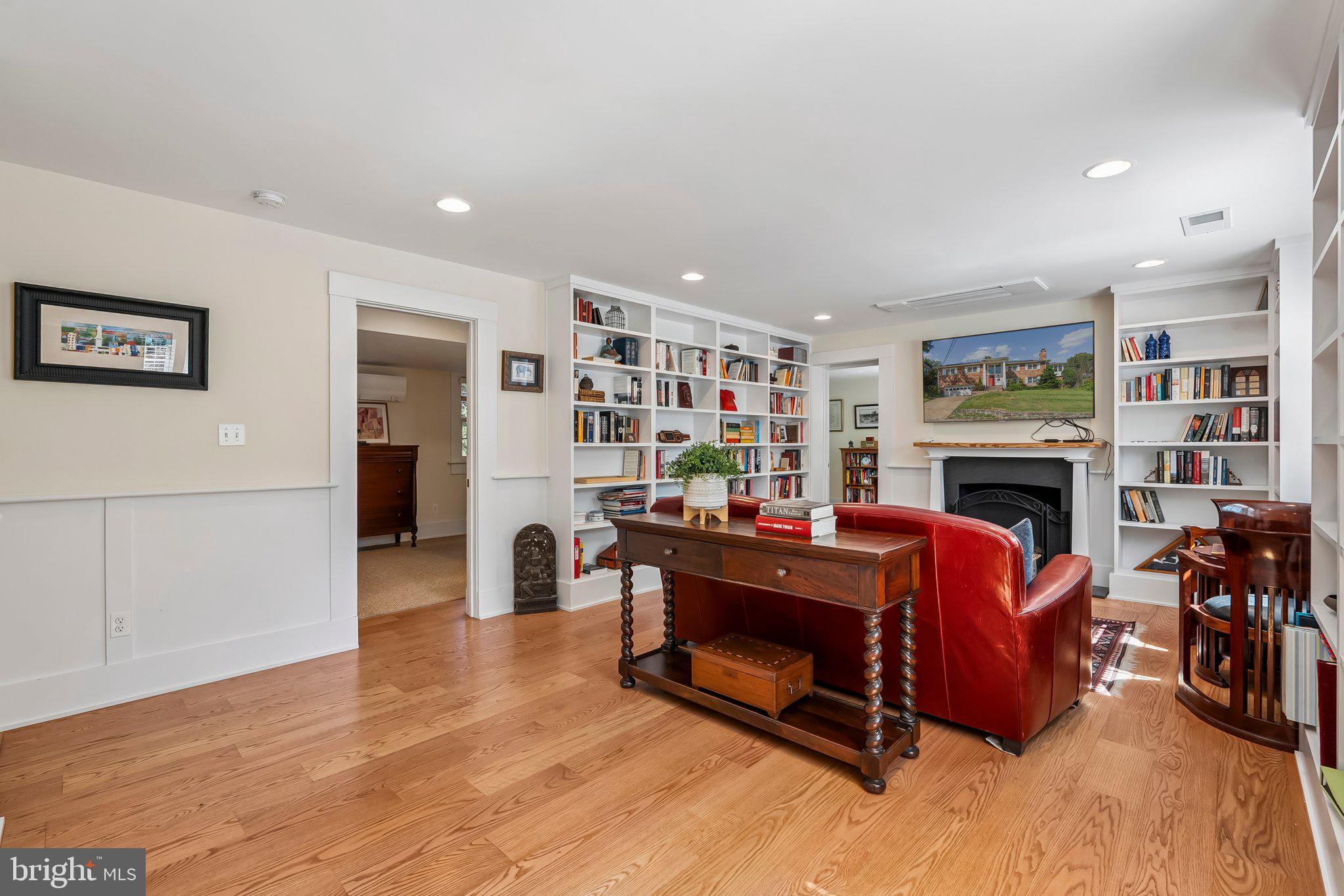 RIVERCREST - Residential