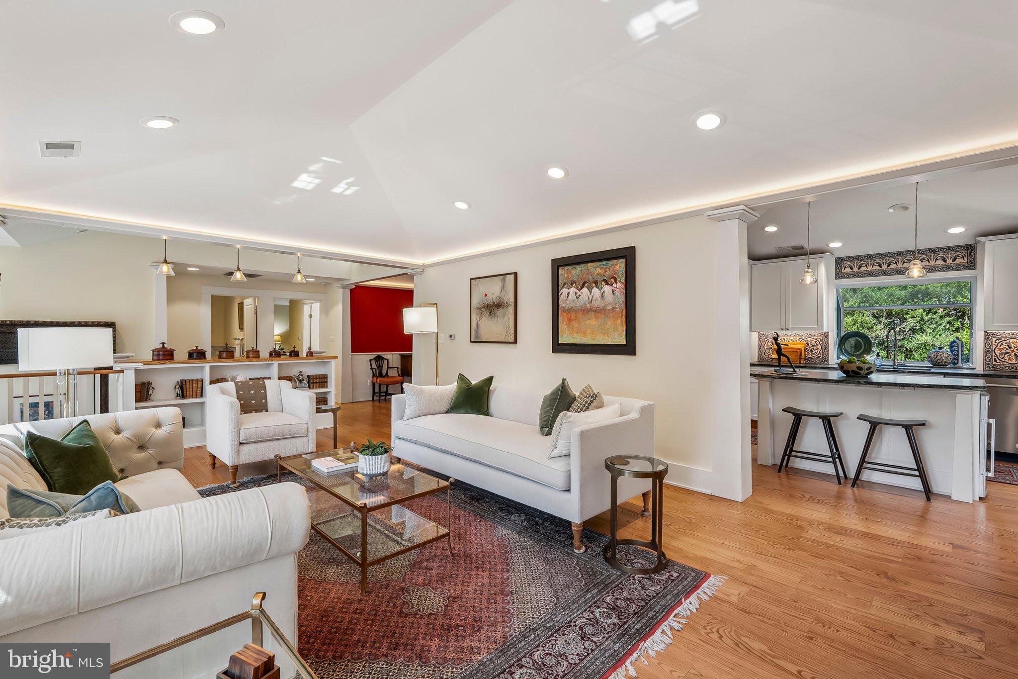 RIVERCREST - Residential