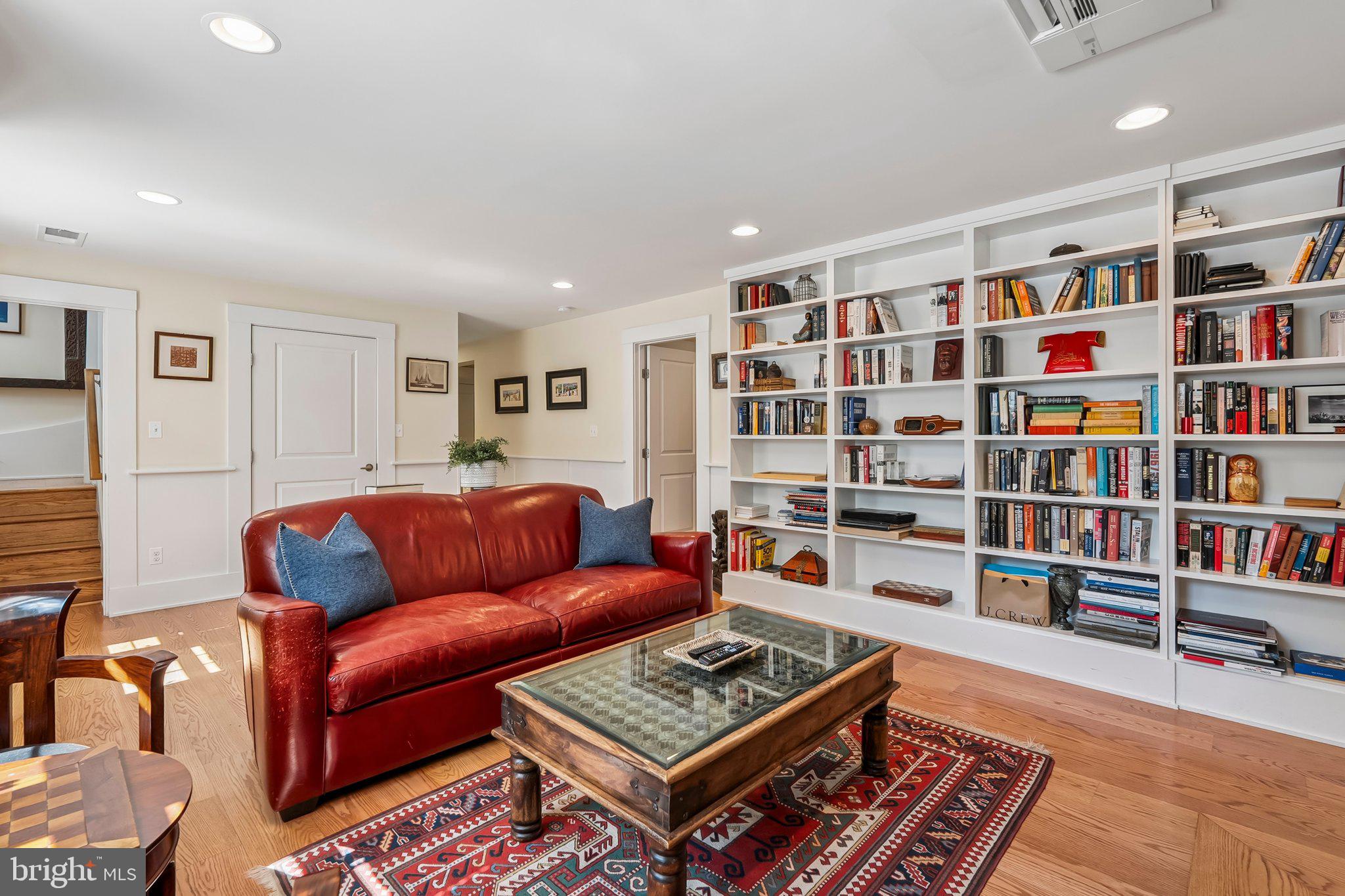 RIVERCREST - Residential